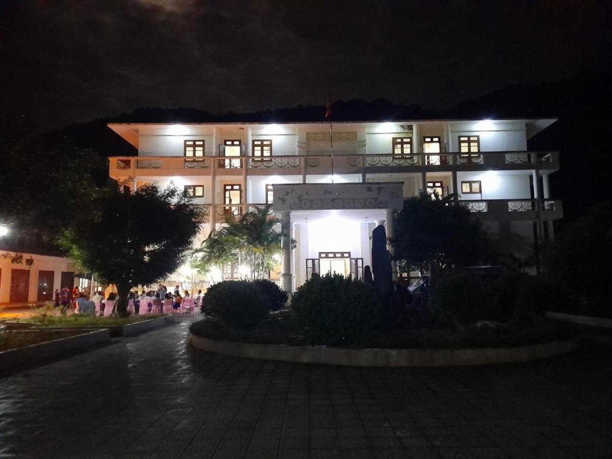 Khach San Vuon Quoc Gia Ba Be Hotel Bac Kan Екстериор снимка