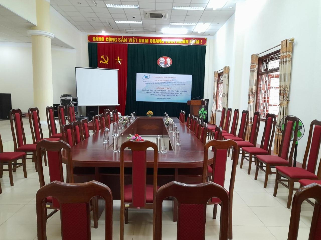 Khach San Vuon Quoc Gia Ba Be Hotel Bac Kan Екстериор снимка